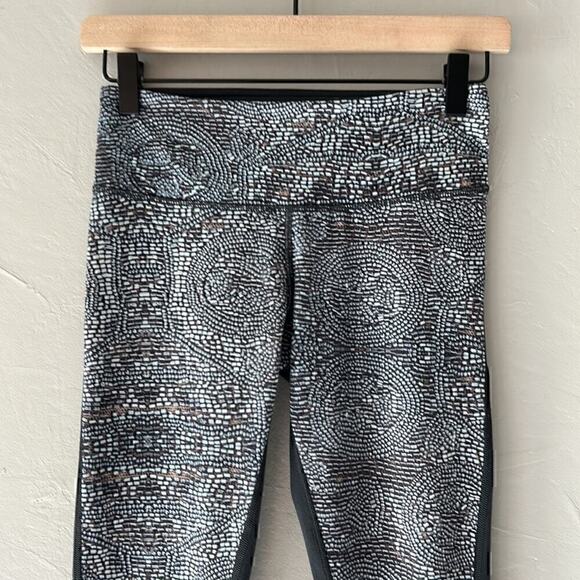 Lululemon Wunder Under Mosaic Print Legging Size 4 - Picture 4 of 12